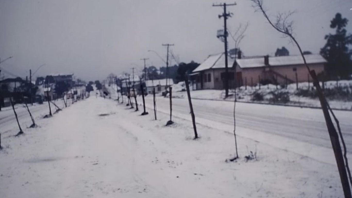 Foto mostra a neve de julho de 1994 na Serra Gaúcha 