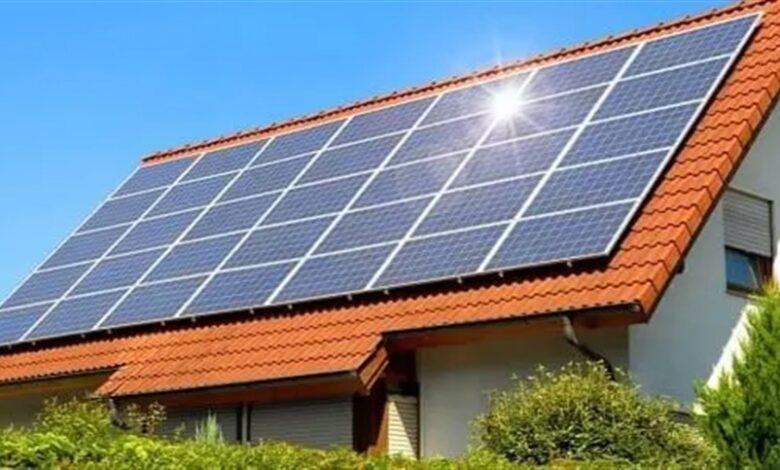 Diante desse cenário, a energia solar fotovoltaica surge como alternativa estratégica